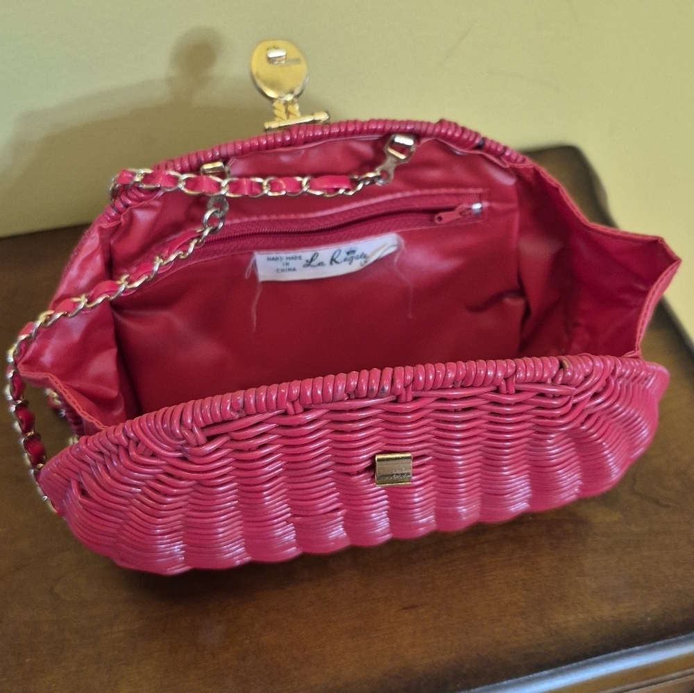 Vintage 1980s La Regale Bohemian Red Wicker Shoulder Purse With Gold Chain - Picture 5 of 8